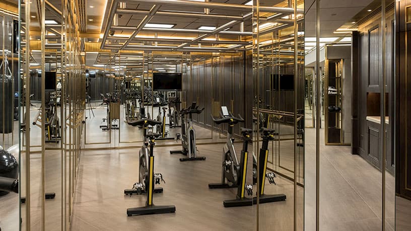 An elevator looking spinning room